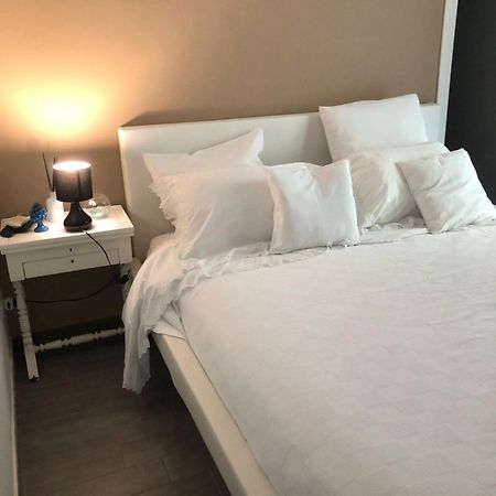 Room Mondello 5 ภายนอก รูปภาพ